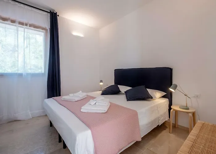 Elgar Вилла Остуни